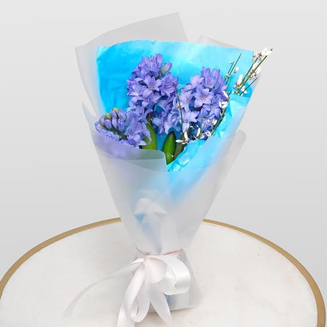 Букет из Гиацинтов и Генистры «Голубая роса» Букет из Гиацинтов и Генистры «Голубая роса»