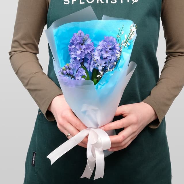 Букет из Гиацинтов и Генистры «Голубая роса» Букет из Гиацинтов и Генистры «Голубая роса»