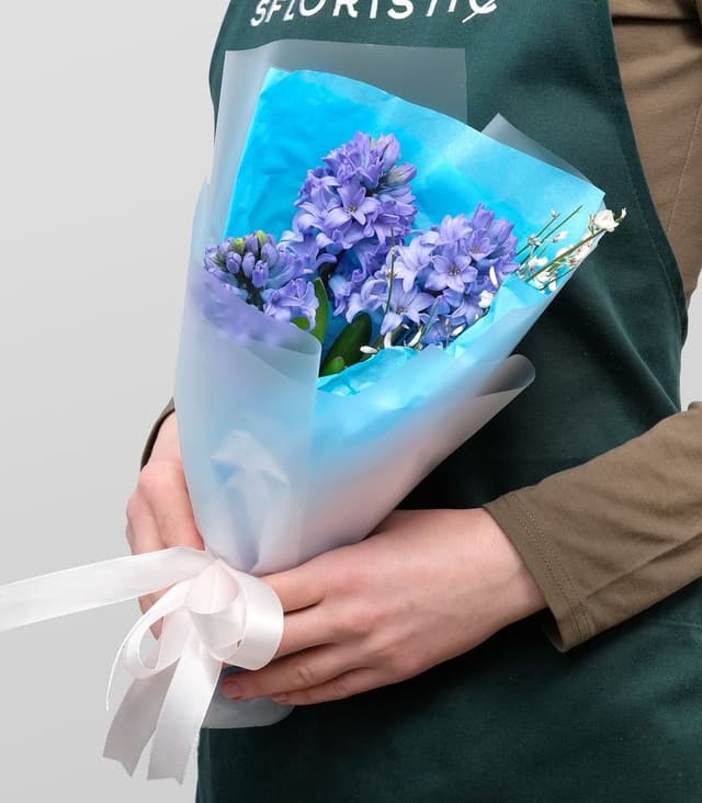 Букет из Гиацинтов и Генистры «Голубая роса» Букет из Гиацинтов и Генистры «Голубая роса»