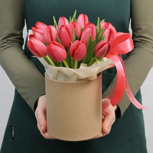 Композиция из красных Тюльпанов «Романтический вечер» Композиция из красных Тюльпанов «Романтический вечер»