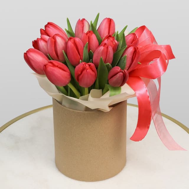 Композиция из красных Тюльпанов «Романтический вечер» Композиция из красных Тюльпанов «Романтический вечер»