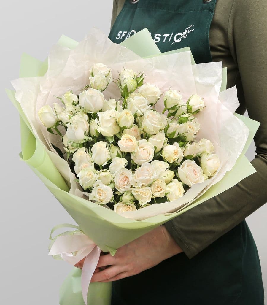 Букет из Кустовых Роз «Белая Арктика»