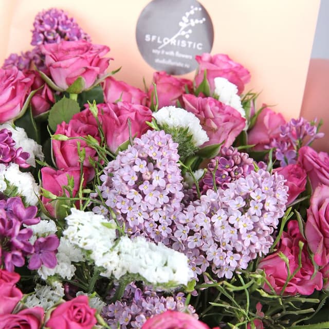 Букет из Сирени и Кустовых роз «Нежная симфония» Букет из Сирени и Кустовых роз «Нежная симфония»