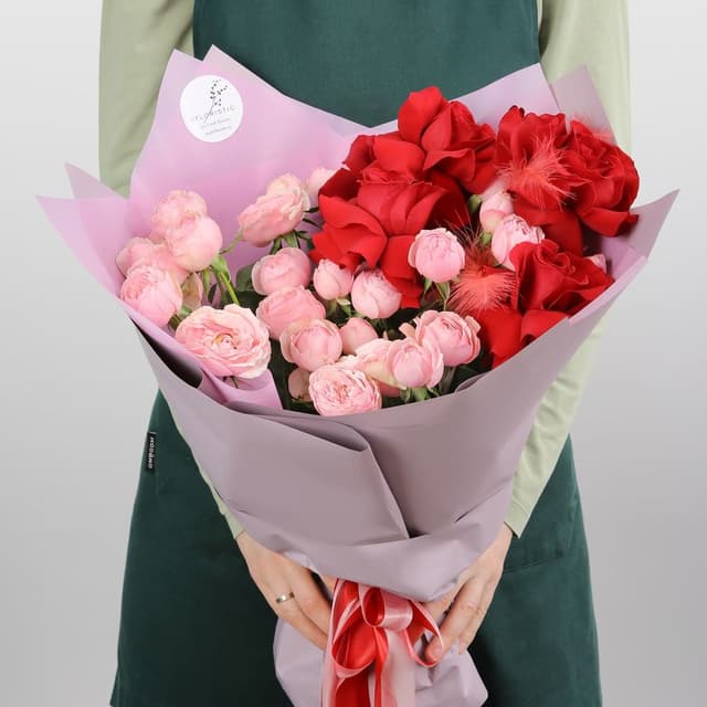 Букет из Кустовых Пионовидных и Эквадорских Роз «Ароматные мечты» Букет из Кустовых Пионовидных и Эквадорских Роз «Ароматные мечты»