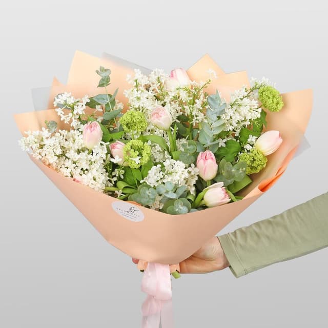 Букет из Сирени, Тюльпанов и Вибурнума «Весенний флер» Букет из Сирени, Тюльпанов и Вибурнума «Весенний флер»