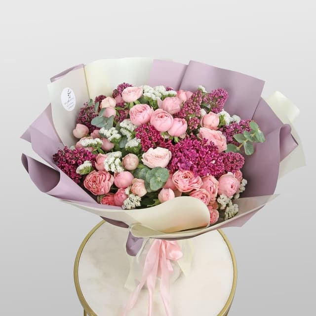 Букет из Сирени и Кустовых роз «Сиреневое очарование» Букет из Сирени и Кустовых роз «Сиреневое очарование»