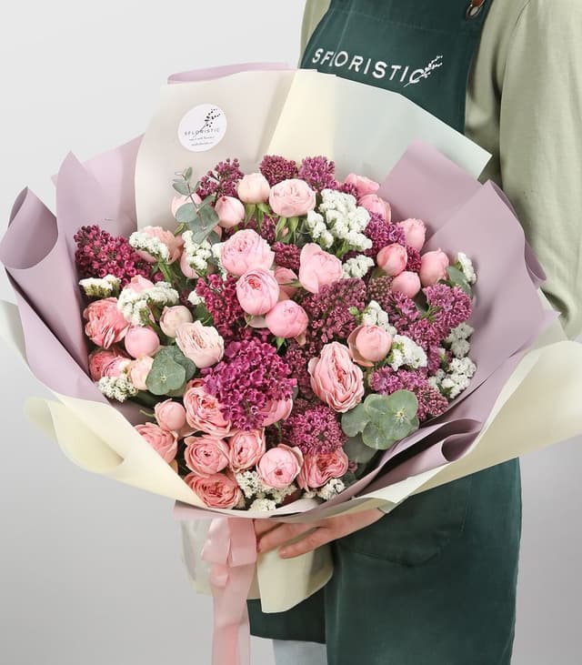 Букет из Сирени и Кустовых роз «Сиреневое очарование» Букет из Сирени и Кустовых роз «Сиреневое очарование»