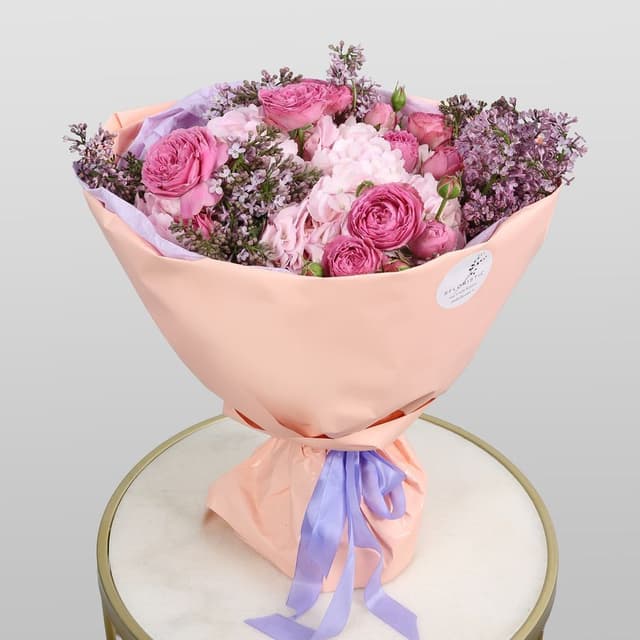 Букет из Сирени, кустовой Розы и Гортензии «Пышный сад» Букет из Сирени, кустовой Розы и Гортензии «Пышный сад»