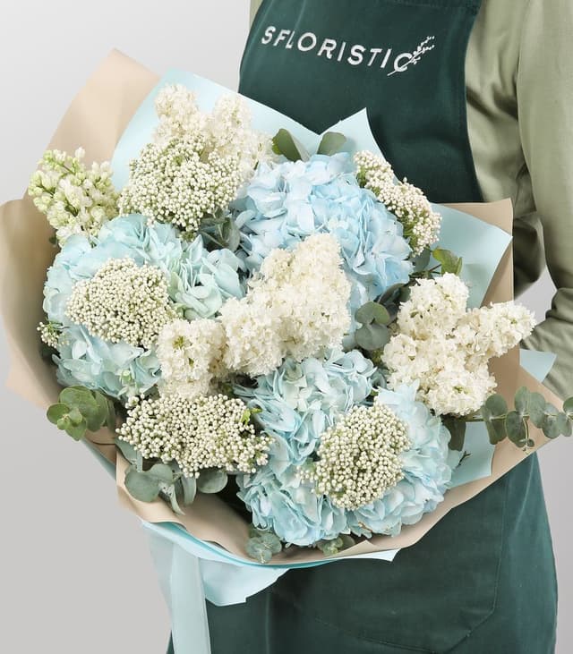 Букет из Сирени, Гортензии и Озотамнуса «В мечтах» Букет из Сирени, Гортензии и Озотамнуса «В мечтах»