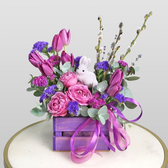 Пасхальная композиция из Тюльпанов, Роз и Вербы «Лавандовый зайка» Пасхальная композиция из Тюльпанов, Роз и Вербы «Лавандовый зайка»