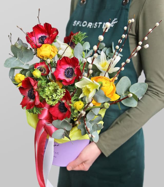 Пасхальная композиция из Анемонов, Нарциссов и Вербы «Пасхальная сказка» Пасхальная композиция из Анемонов, Нарциссов и Вербы «Пасхальная сказка»