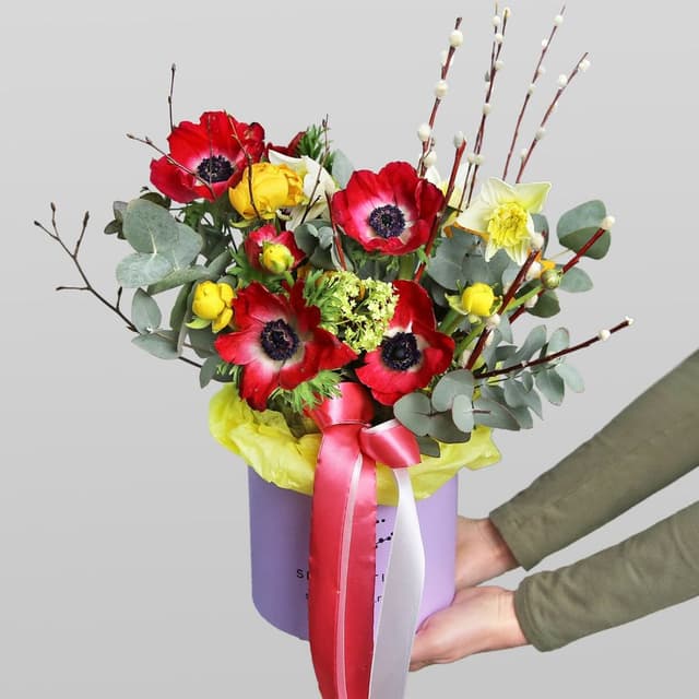 Пасхальная композиция из Анемонов, Нарциссов и Вербы «Пасхальная сказка» Пасхальная композиция из Анемонов, Нарциссов и Вербы «Пасхальная сказка»