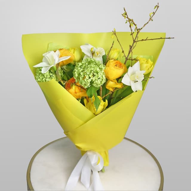 Букет из Ранункулюсов и Нарциссов «Утреннее солнце» Букет из Ранункулюсов и Нарциссов «Утреннее солнце»