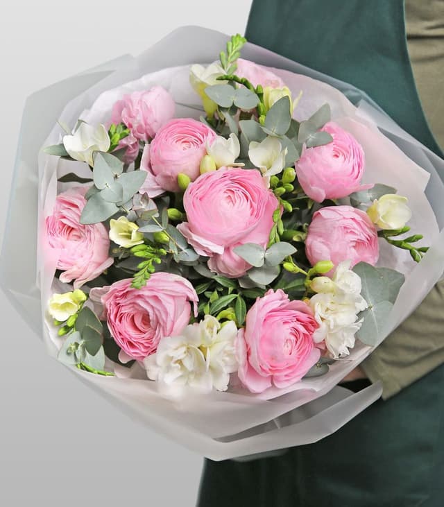 Букет из Ранункулюсов и Фрезии «Розовое мерцание» Букет из Ранункулюсов и Фрезии «Розовое мерцание»