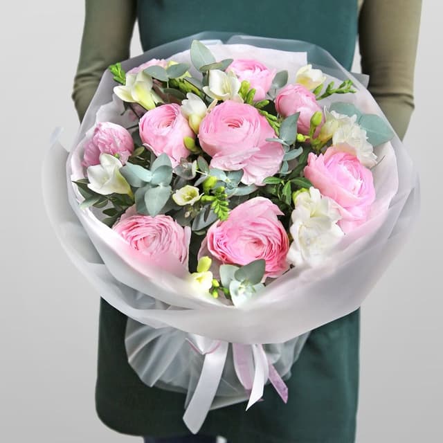 Букет из Ранункулюсов и Фрезии «Розовое мерцание» Букет из Ранункулюсов и Фрезии «Розовое мерцание»