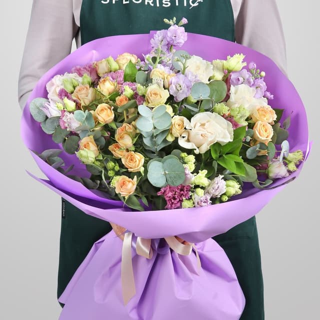 Букет из Роз, Эустомы и Маттиолы «Палитра чувств» Букет из Роз, Эустомы и Маттиолы «Палитра чувств»