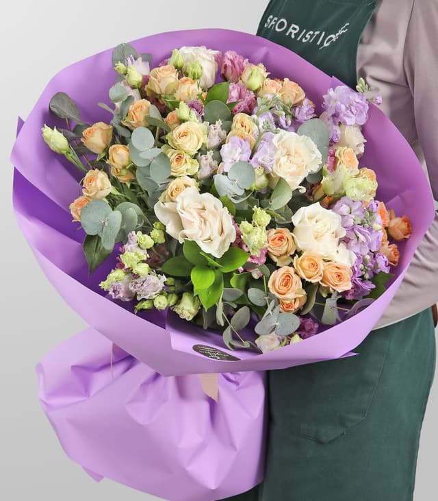 Букет из Роз, Эустомы и Маттиолы «Палитра чувств» Букет из Роз, Эустомы и Маттиолы «Палитра чувств»