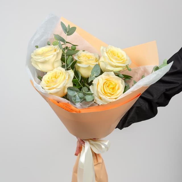 Букет из Роз Эквадор «Романтика весны» с эвкалиптом Букет из Роз Эквадор «Романтика весны» с эвкалиптом