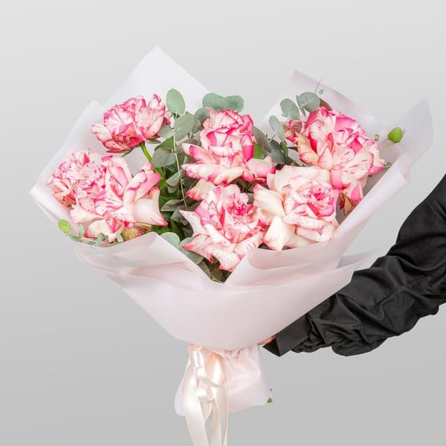 Букет Роз Эквадор «Нежные поцелуи» с эвкалиптом Букет Роз Эквадор «Нежные поцелуи» с эвкалиптом