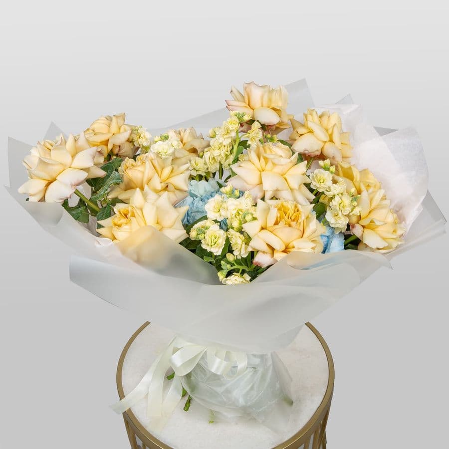 Букет из Роз, Гортензии и Маттиолы «Цветы эмоций»