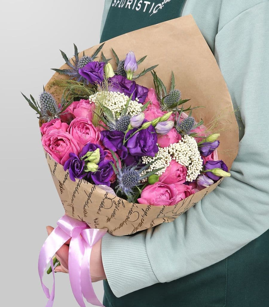 Букет из кустовых Роз и Эустомы «Учебный Марафон»