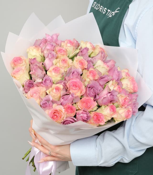 Букет Роз Кения 51 шт «Весеннее вдохновение» Букет Роз Кения 51 шт «Весеннее вдохновение»