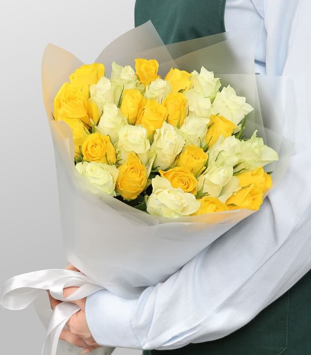 Букет Роз Кения 31 шт «Тепло солнечного дня» Букет Роз Кения 31 шт «Тепло солнечного дня»