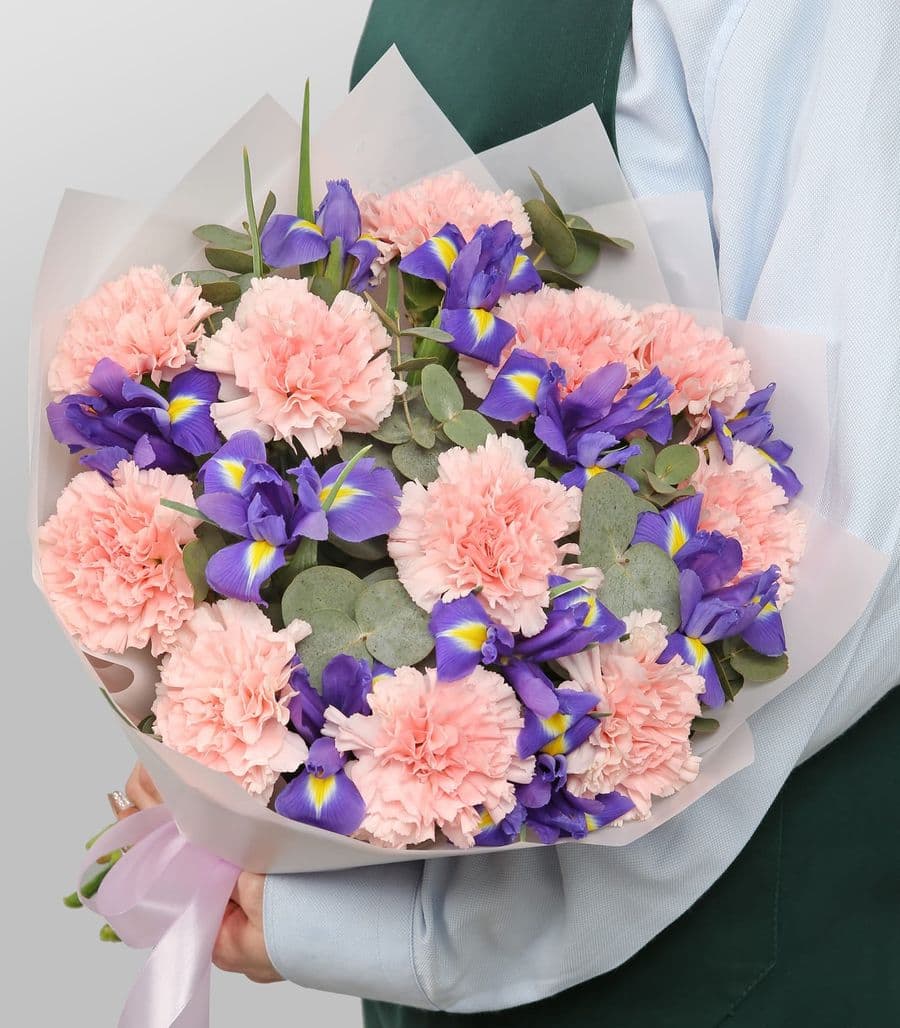 Букет Диантусов и Ирисов «Мелодия лета»