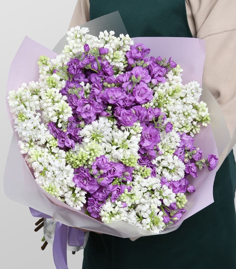 Букет из Маттиолы и Сирени «Нежный туман»