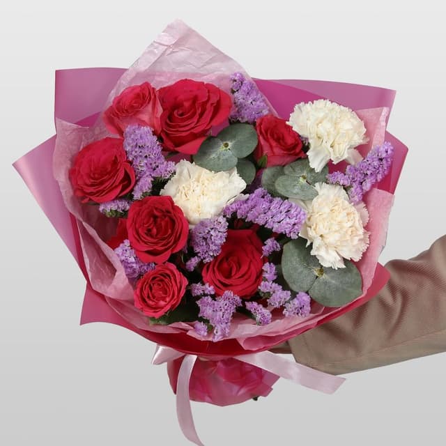 Букет из Роз и Диантуса «Секрет любви» Букет из Роз и Диантуса «Секрет любви»