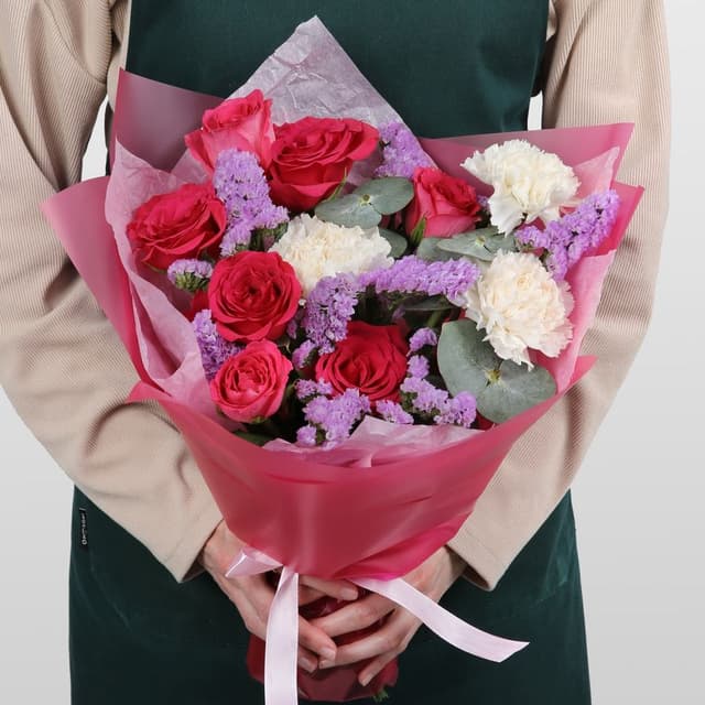 Букет из Роз и Диантуса «Секрет любви» Букет из Роз и Диантуса «Секрет любви»