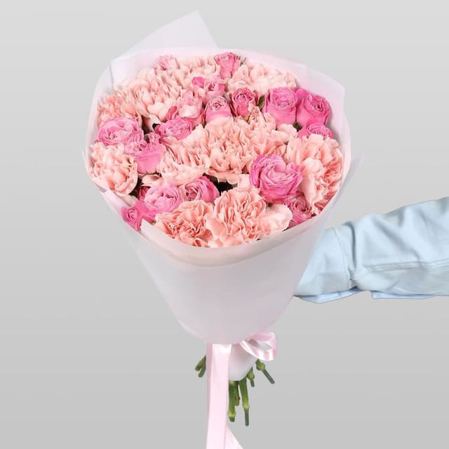 Букет из пионовидных Роз и Диантуса «Розовая нега» Букет из пионовидных Роз и Диантуса «Розовая нега»