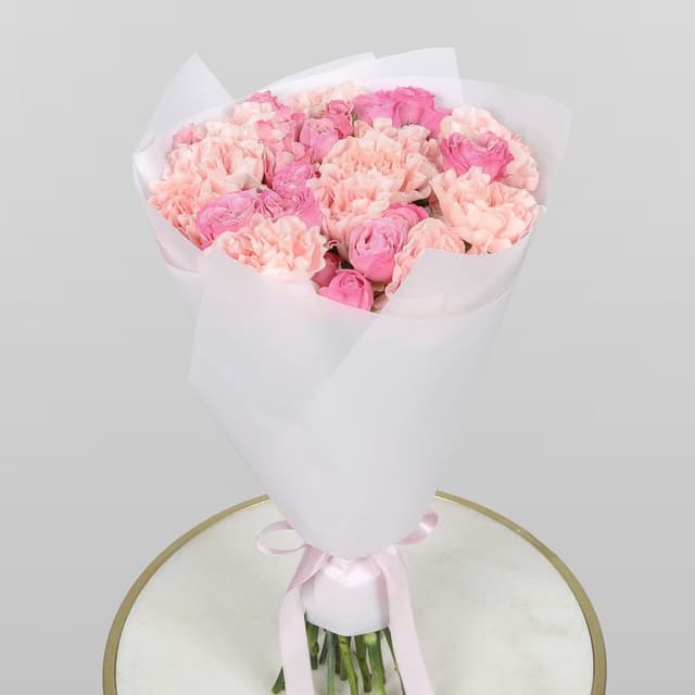 Букет из пионовидных Роз и Диантуса «Розовая нега» Букет из пионовидных Роз и Диантуса «Розовая нега»