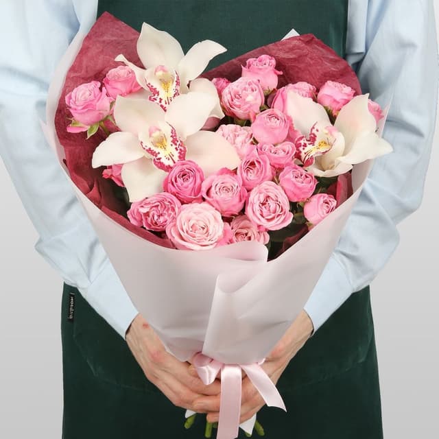 Букет из кустовых Роз и Орхидей «Сердце трепещет» Букет из кустовых Роз и Орхидей «Сердце трепещет»