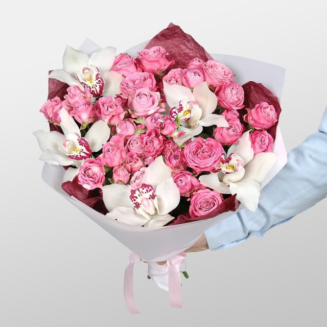 Букет из кустовых Роз и Орхидей «Цветочный романс» Букет из кустовых Роз и Орхидей «Цветочный романс»