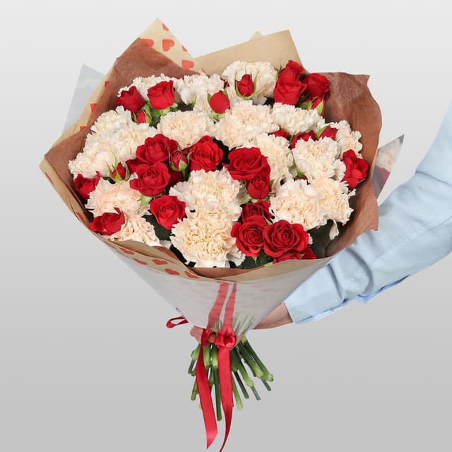 Букет из кустовых Роз и Диантуса «Трепет сердца» Букет из кустовых Роз и Диантуса «Трепет сердца»