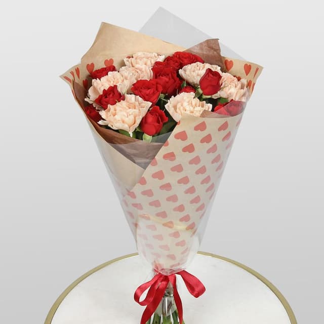 Букет из кустовых Роз и Диантуса «Гармония чувств» Букет из кустовых Роз и Диантуса «Гармония чувств»