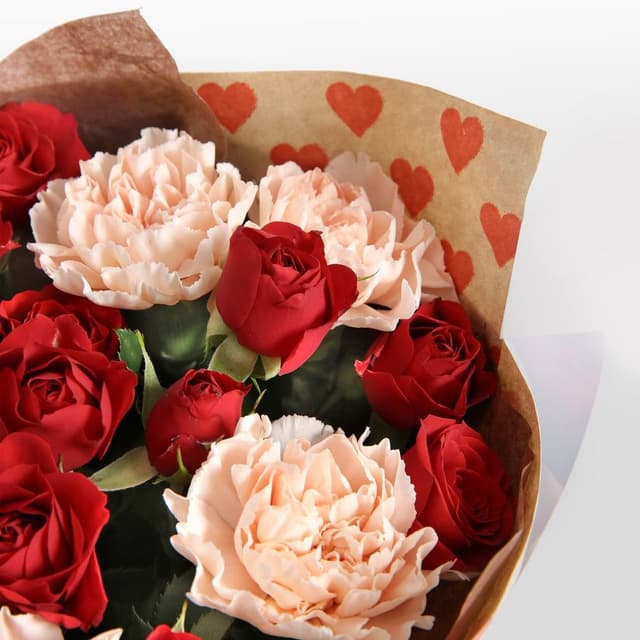 Букет из кустовых Роз и Диантуса «Гармония чувств» Букет из кустовых Роз и Диантуса «Гармония чувств»