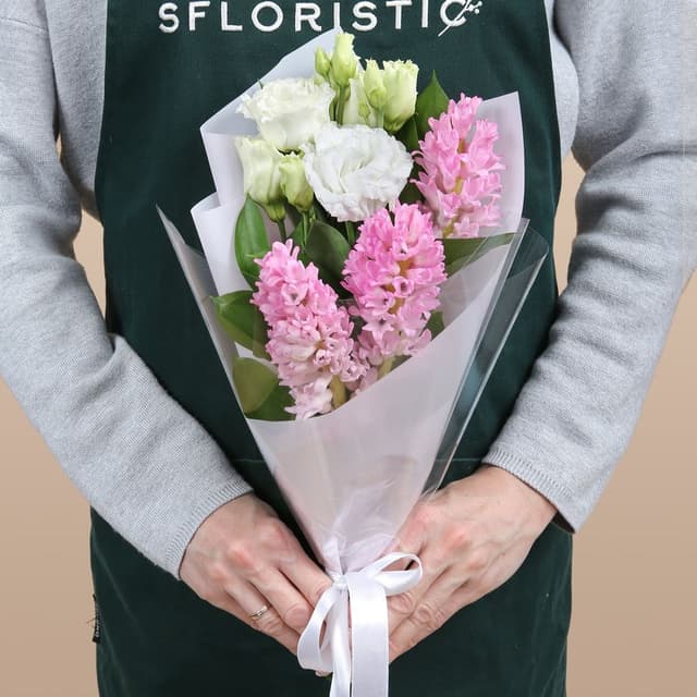 Букет из Гиацинтов и Эустомы «Свежесть чувств» Букет из Гиацинтов и Эустомы «Свежесть чувств»