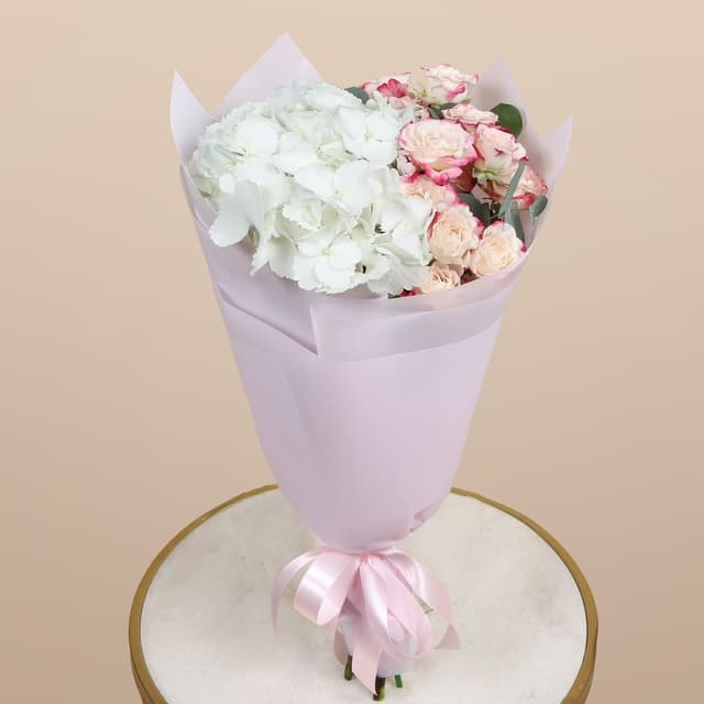 Букет из кустовой Розы и Гортензии «Мечты о нежности» Букет из кустовой Розы и Гортензии «Мечты о нежности»