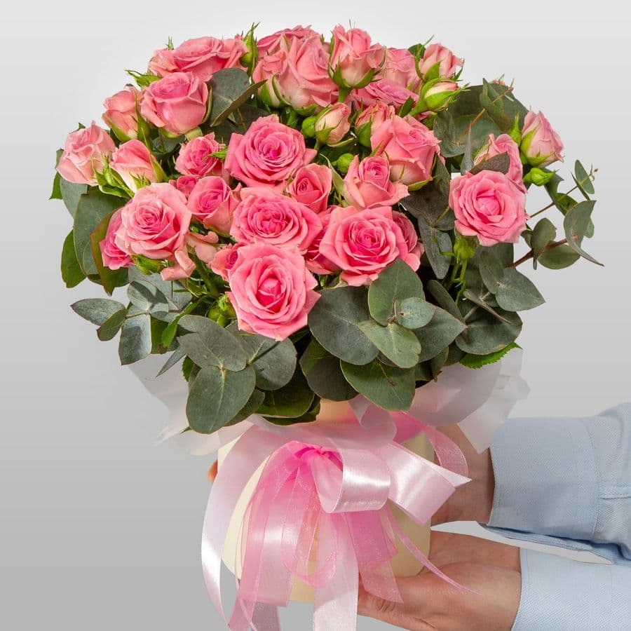 Композиция из Кустовых Роз в шляпной коробке «Теплое утро»