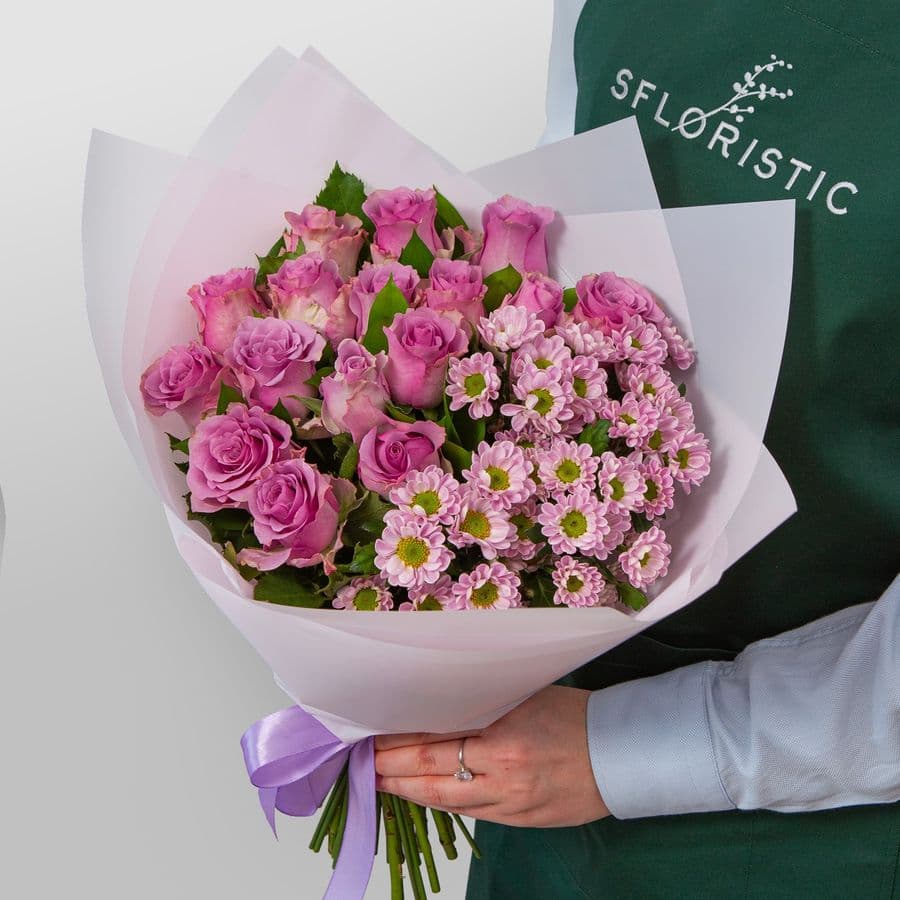 Букет из Роз Кения и Хризантем «Садовая дымка»