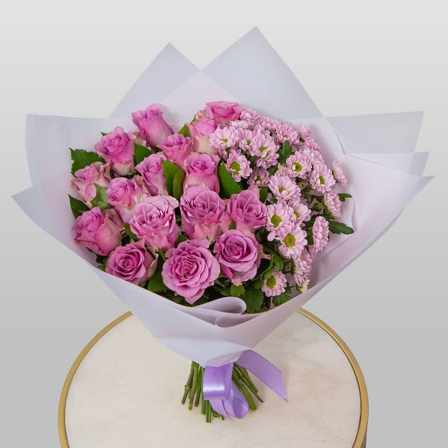 Букет из Роз Кения и Хризантем «Садовая дымка»