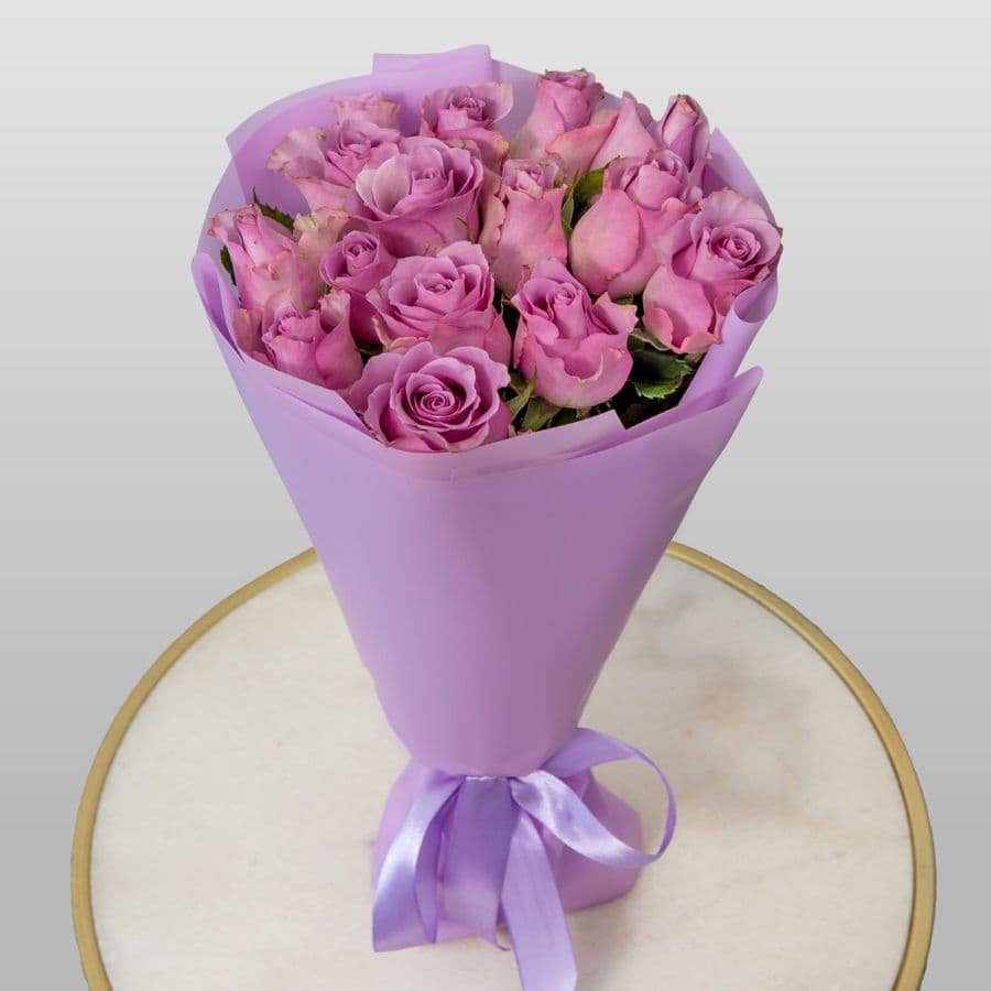 Букет сиреневых Роз Кения 15 шт «Туманный аромат»
