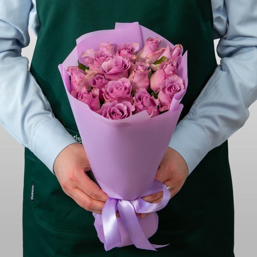 Букет сиреневых Роз Кения 15 шт «Туманный аромат»