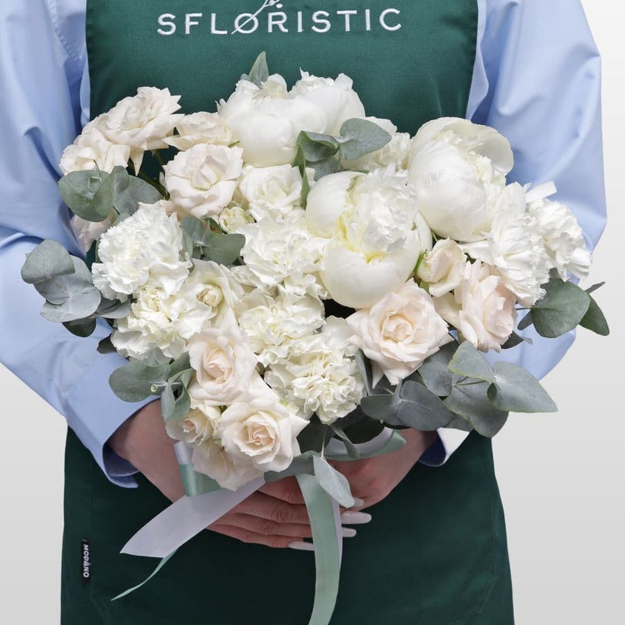 Букет из Пионов, Гвоздик и Кустовых Роз «Лунная Нота»