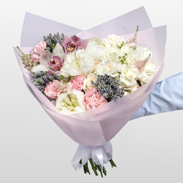 Букет из Гвоздик, Пионов, Вероники и Кустовых Роз «Свет Розовой Луны» Букет из Гвоздик, Пионов, Вероники и Кустовых Роз «Свет Розовой Луны»