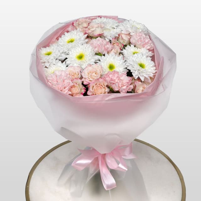 Букет из Гвоздик, Хризантем и Кустовых Роз «Тепло твоих рук» Букет из Гвоздик, Хризантем и Кустовых Роз «Тепло твоих рук»