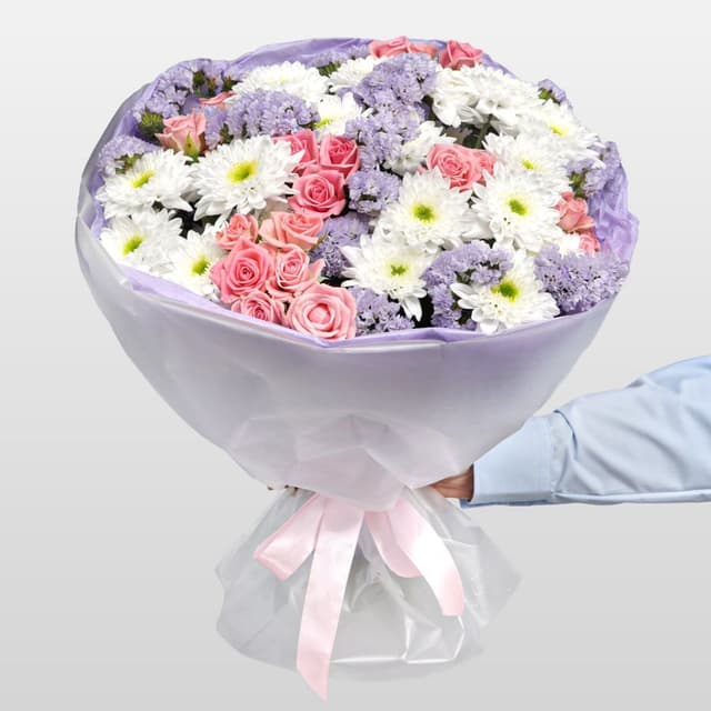 Букет из Кустовых Хризантем и Роз «Улыбка дня» Букет из Кустовых Хризантем и Роз «Улыбка дня»