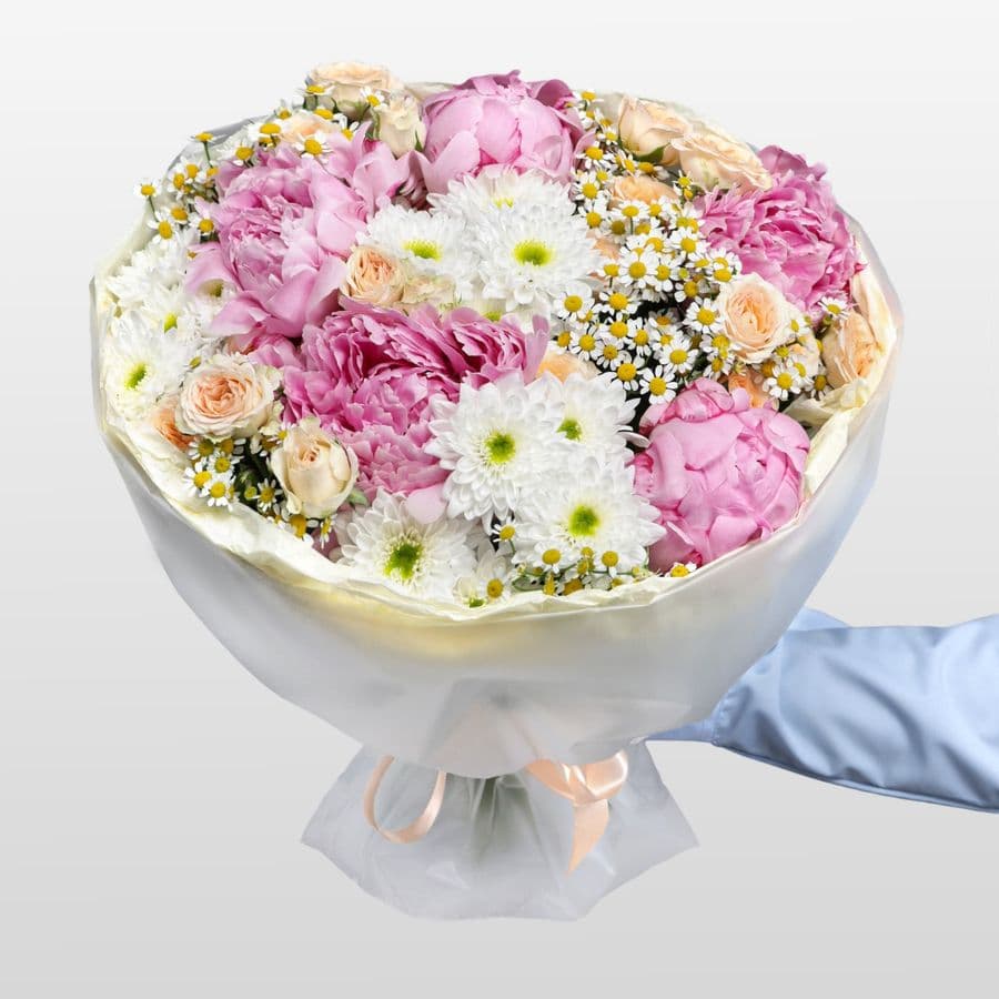 Букет из Пионов, Ромашек и Роз «Цветочный полдень»